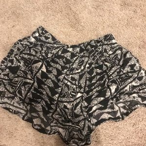 Flowy pattern shorts